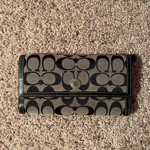 Coach Signature Pattern Wallet - Picture 1 of 4